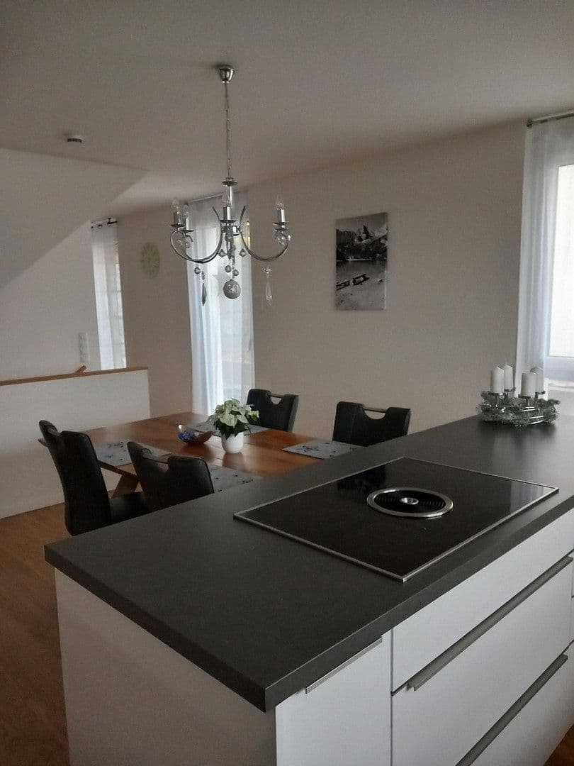 Prodej domu 120 m², pozemek 168 m², Waldkirch, Bádensko-Württembersko Prodej domu 120 m², pozemek 168 m², Waldkirch, Bádensko-Württembersko