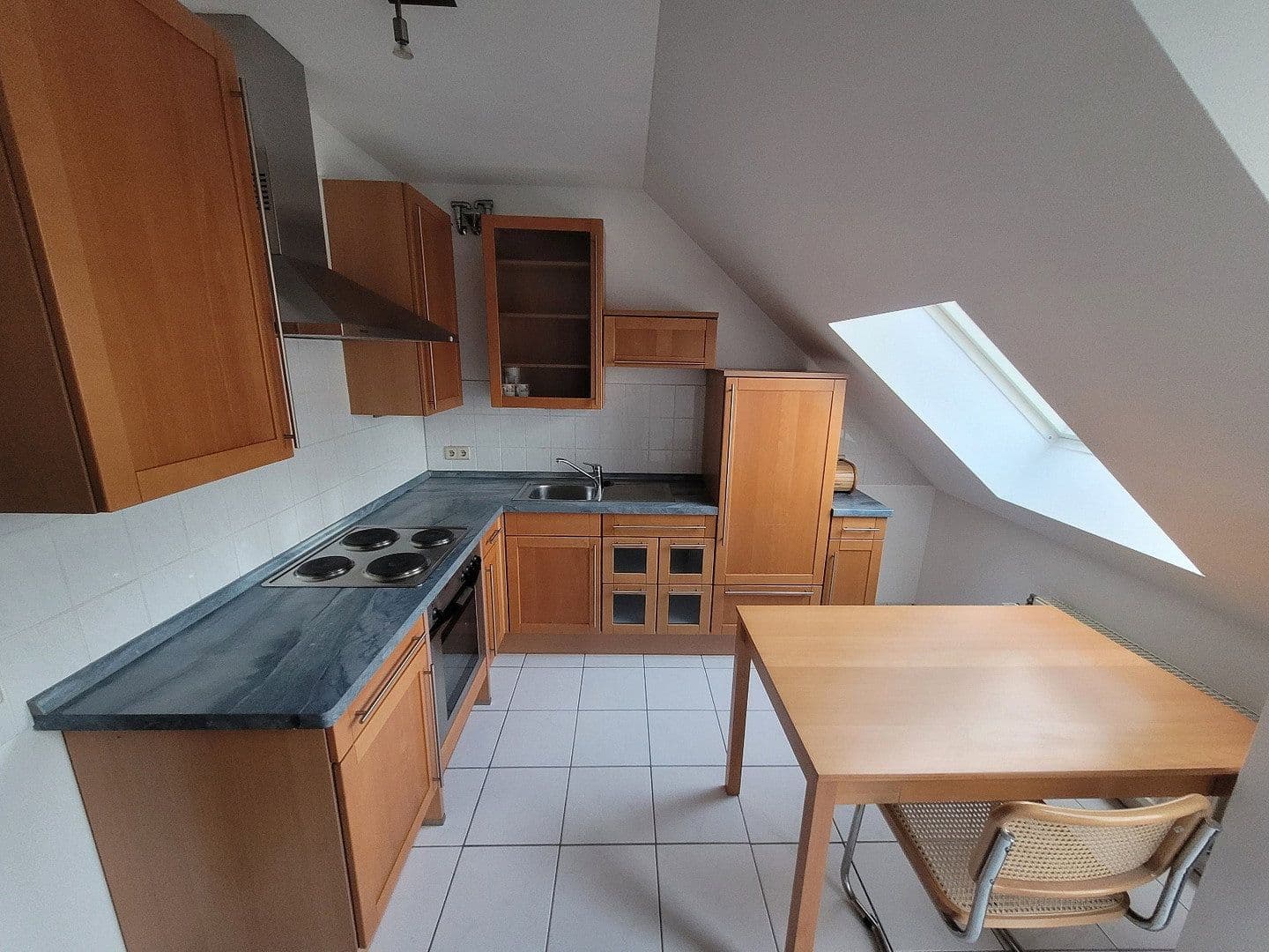 Pronájem bytu 3+kk 102 m², Bonn, Severní Porýní-Vestfálsko Pronájem bytu 3+kk 102 m², Bonn, Severní Porýní-Vestfálsko