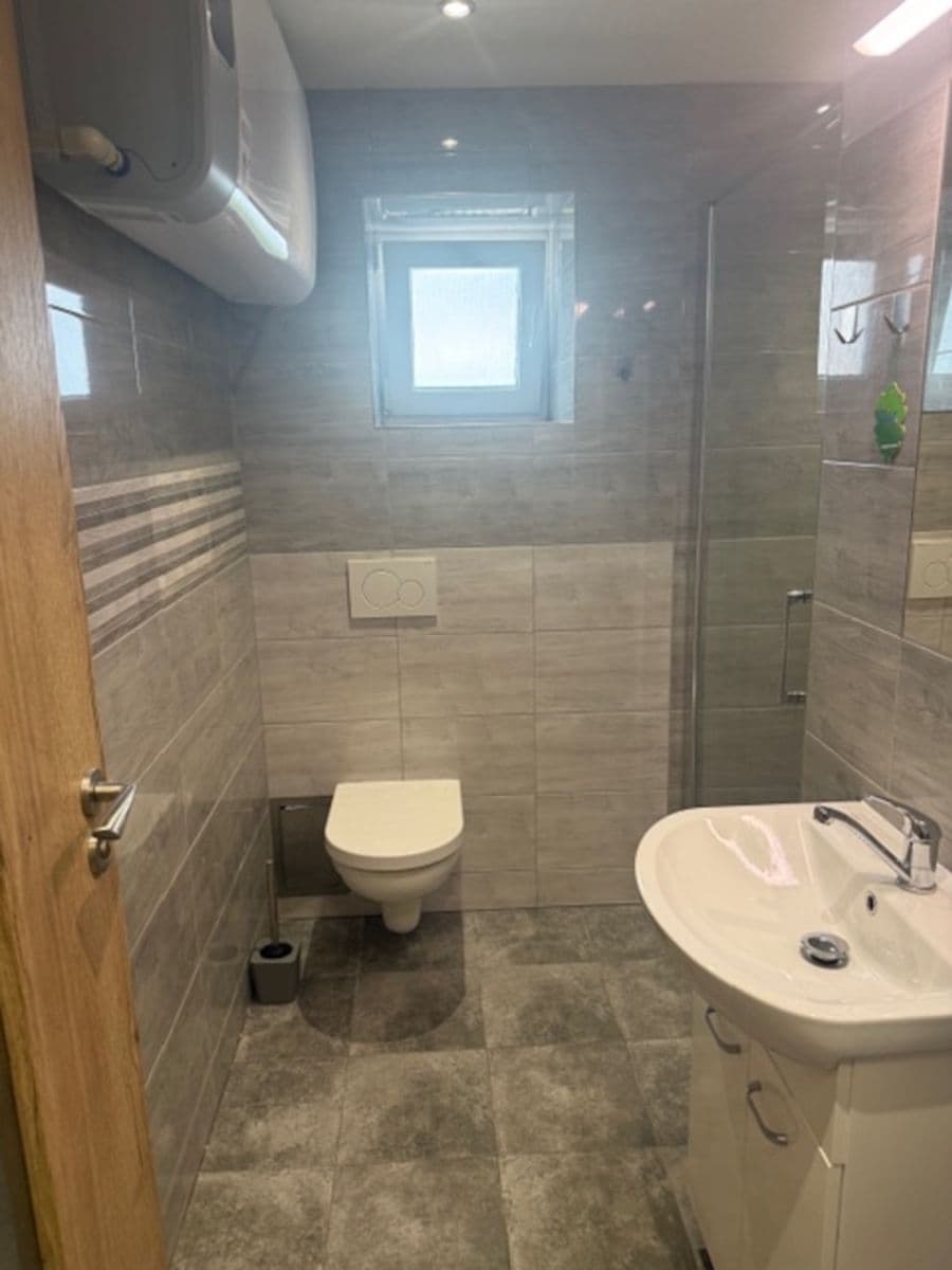 Pronájem bytu Garsoniéra 28 m², Koutníkova, Hradec Králové, Královéhradecký kraj Pronájem bytu Garsoniéra 28 m², Koutníkova, Hradec Králové, Královéhradecký kraj