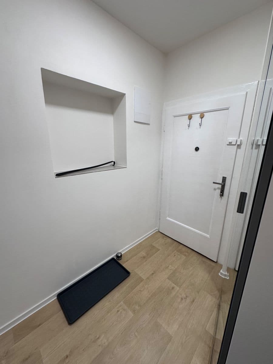 Pronájem bytu 1+kk 27 m², Podolská, Praha, Praha Pronájem bytu 1+kk 27 m², Podolská, Praha, Praha