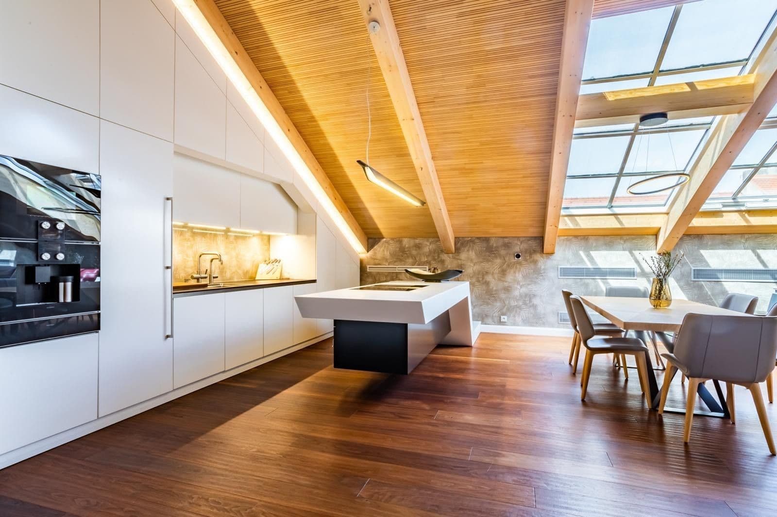 Prodej bytu 5+kk 230 m², Hálkova, Praha, Praha Prodej bytu 5+kk 230 m², Hálkova, Praha, Praha