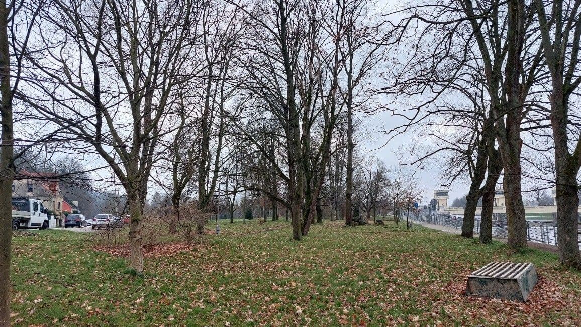 Prodej pozemku 7.743 m², Třeboňská, Hluboká nad Vltavou, Jihočeský kraj Prodej pozemku 7.743 m², Třeboňská, Hluboká nad Vltavou, Jihočeský kraj