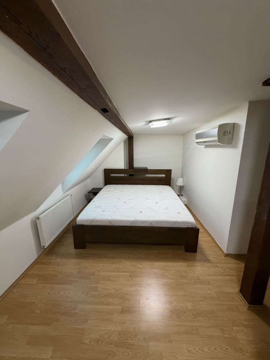Pronájem bytu 4+kk 146 m², Hradeckých, Praha, Praha Pronájem bytu 4+kk 146 m², Hradeckých, Praha, Praha