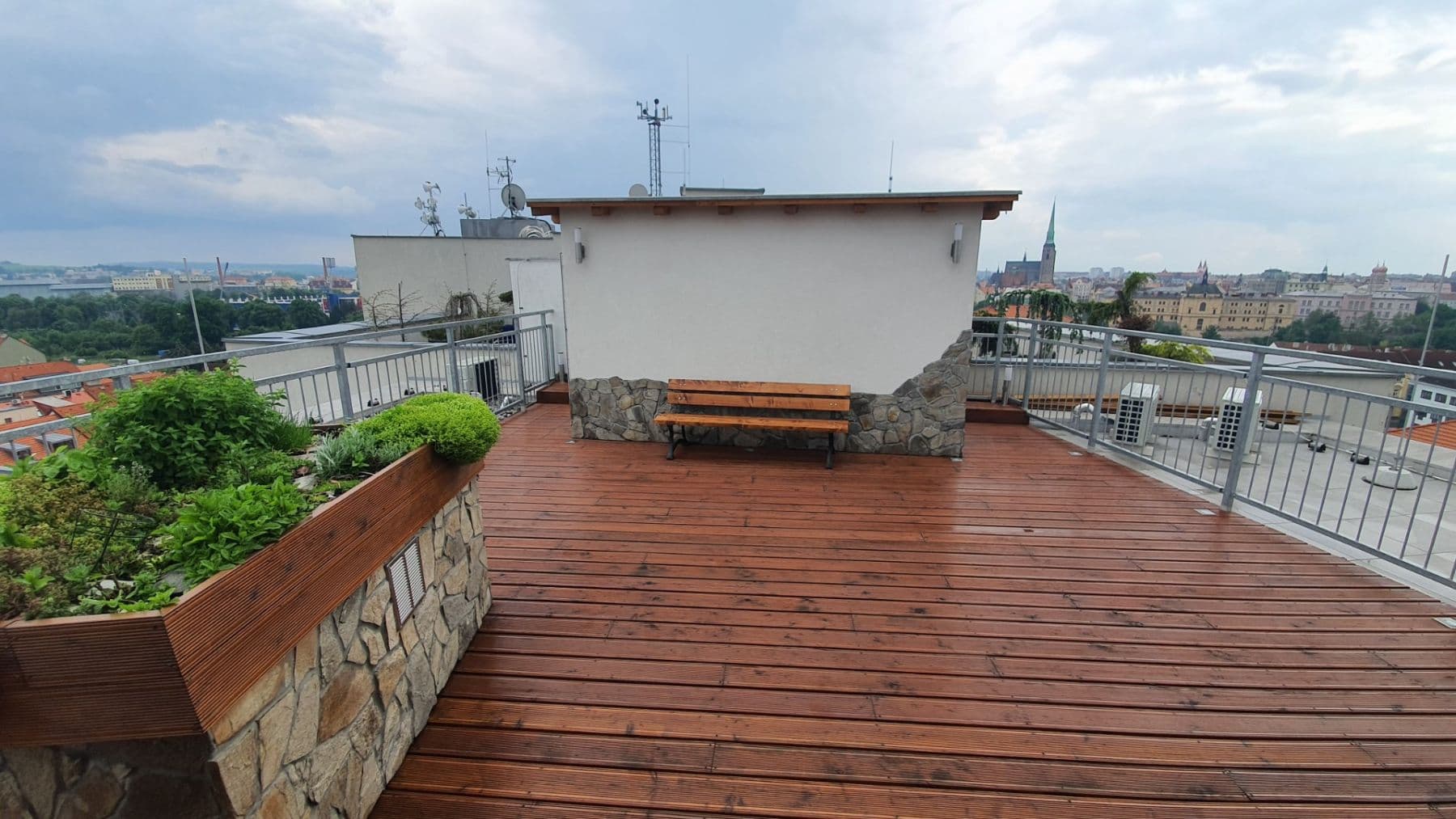 Pronájem bytu 4+1 370 m², Otýlie Beníškové, Plzeň, Plzeňský kraj Pronájem bytu 4+1 370 m², Otýlie Beníškové, Plzeň, Plzeňský kraj