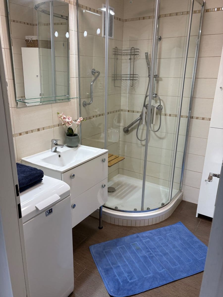 Prodej bytu 3+1 72 m², Vysočanská, Praha, Praha Prodej bytu 3+1 72 m², Vysočanská, Praha, Praha