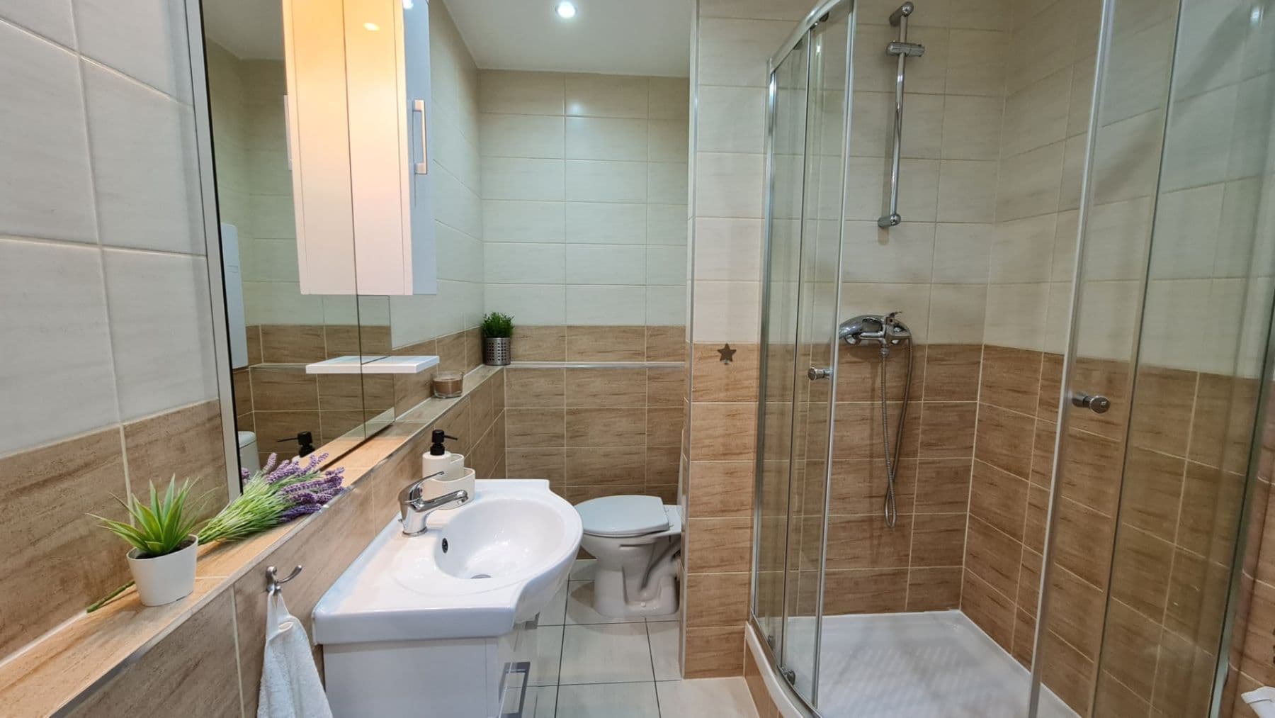 Pronájem bytu 2+kk 40 m², Hradecká, Česká Lípa, Liberecký kraj Pronájem bytu 2+kk 40 m², Hradecká, Česká Lípa, Liberecký kraj