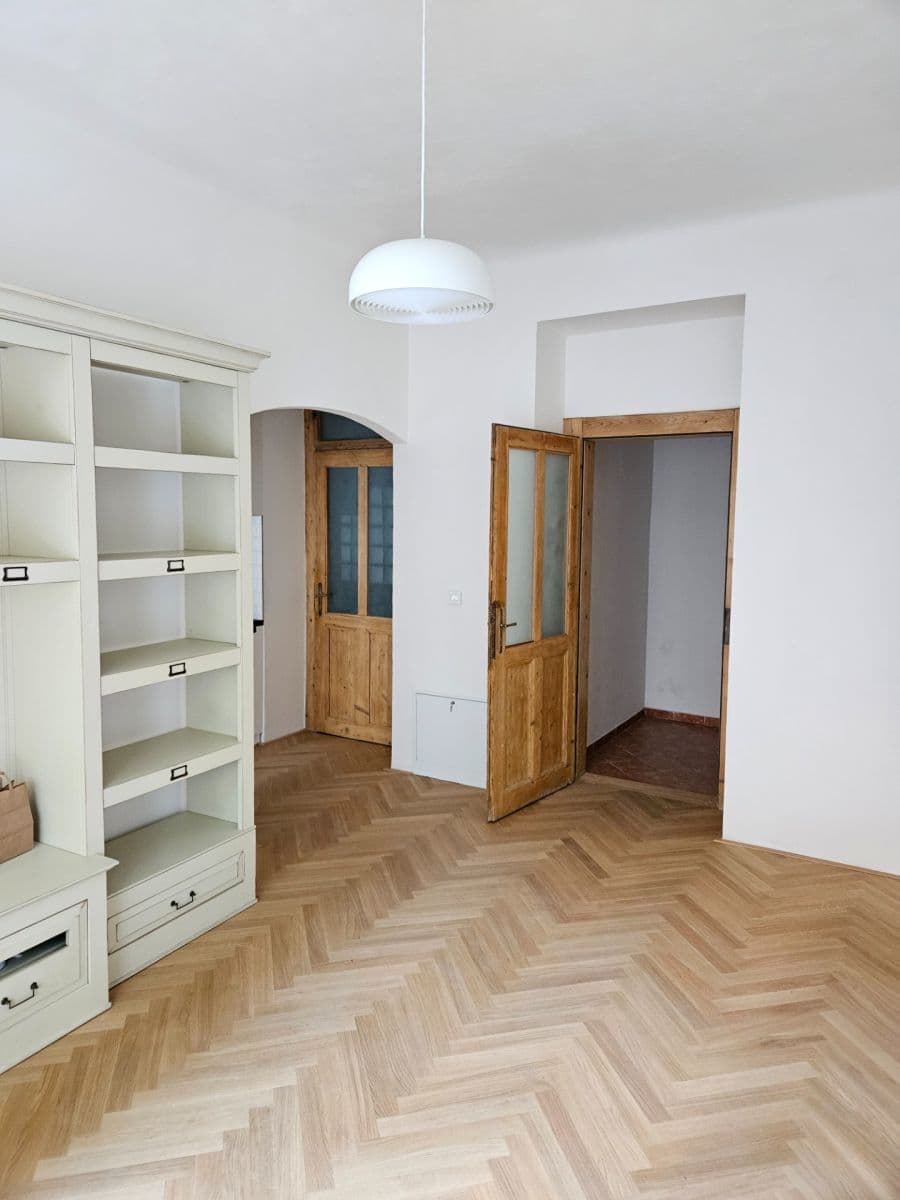 Pronájem bytu 2+kk 40 m², Přístavní, Praha, Praha Pronájem bytu 2+kk 40 m², Přístavní, Praha, Praha