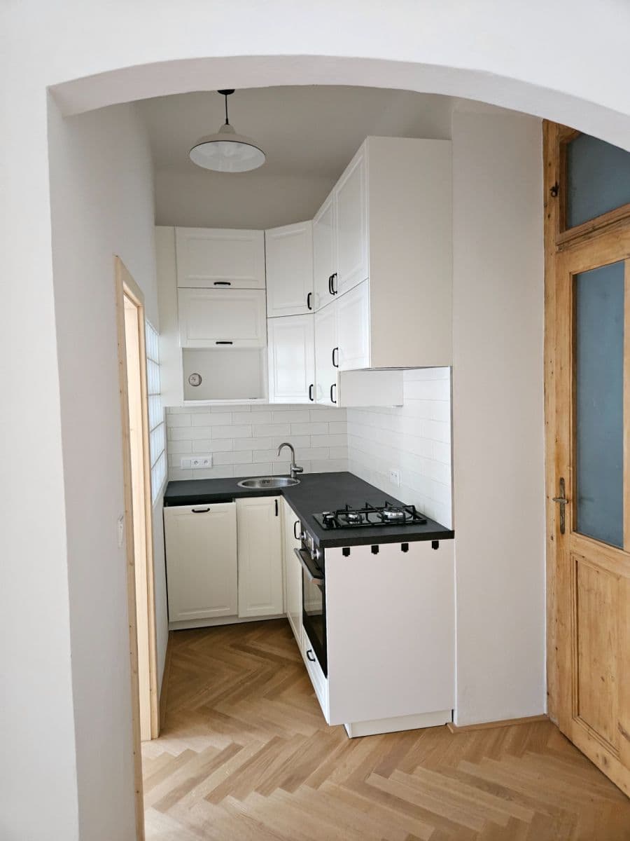 Pronájem bytu 2+kk 40 m², Přístavní, Praha, Praha Pronájem bytu 2+kk 40 m², Přístavní, Praha, Praha