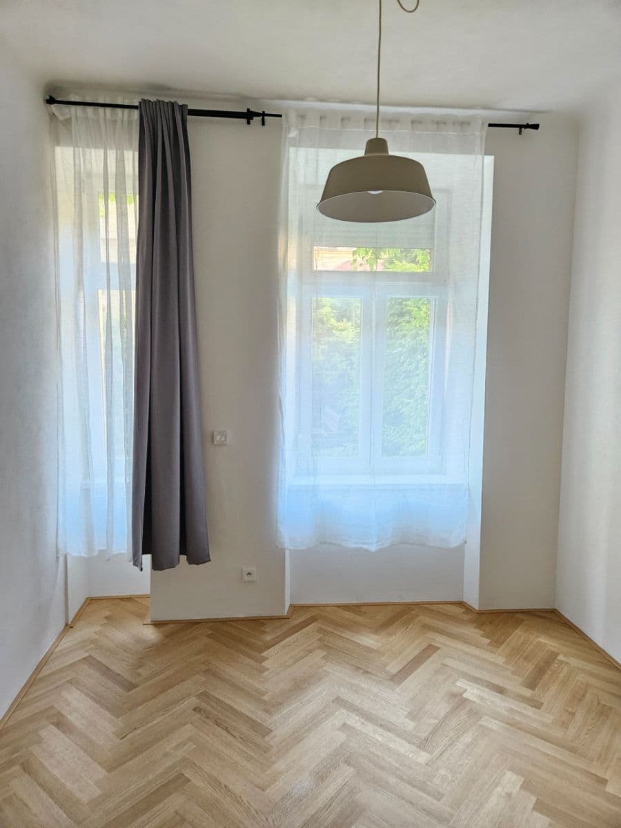 Pronájem bytu 2+kk 40 m², Přístavní, Praha, Praha Pronájem bytu 2+kk 40 m², Přístavní, Praha, Praha