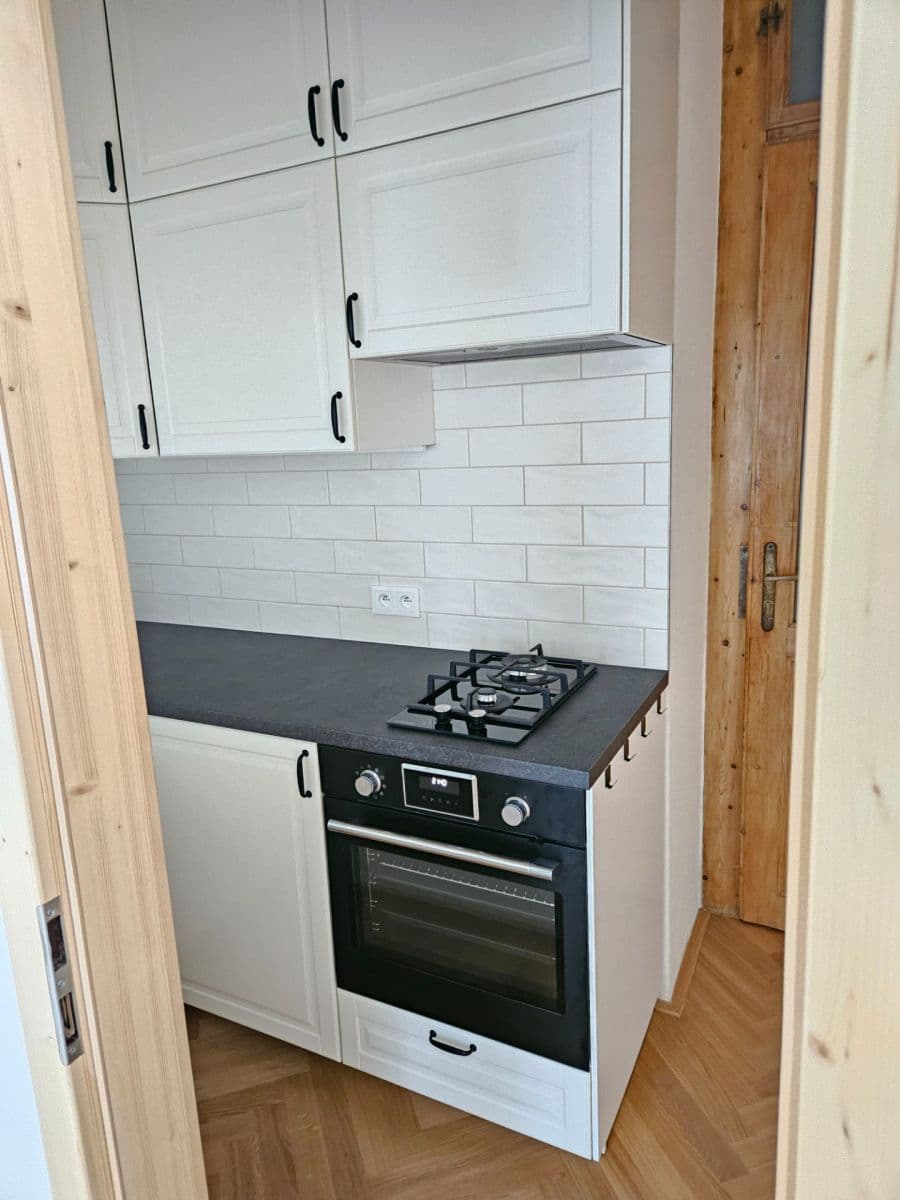 Pronájem bytu 2+kk 40 m², Přístavní, Praha, Praha Pronájem bytu 2+kk 40 m², Přístavní, Praha, Praha