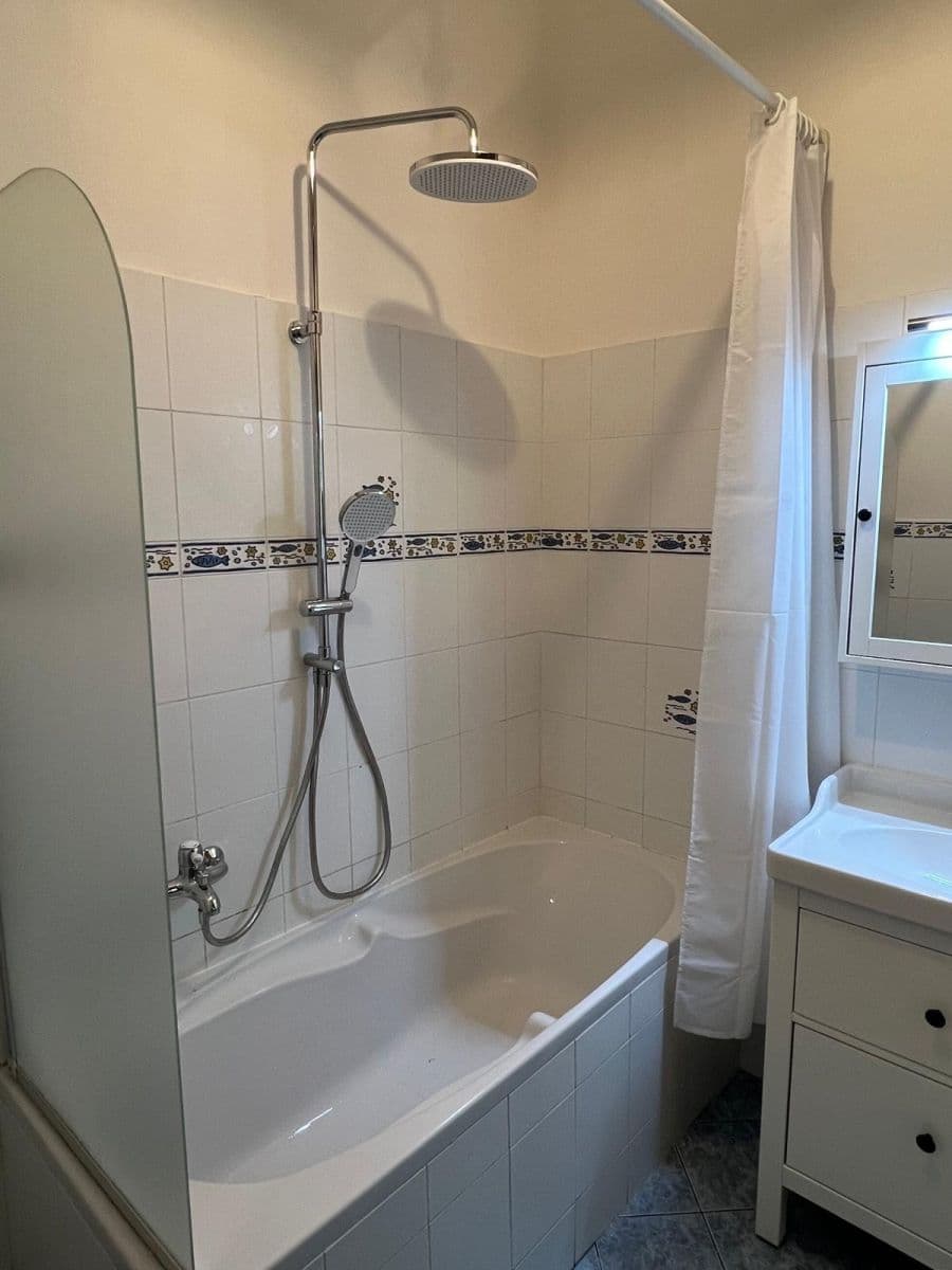 Pronájem bytu 2+kk 40 m², Přístavní, Praha, Praha Pronájem bytu 2+kk 40 m², Přístavní, Praha, Praha