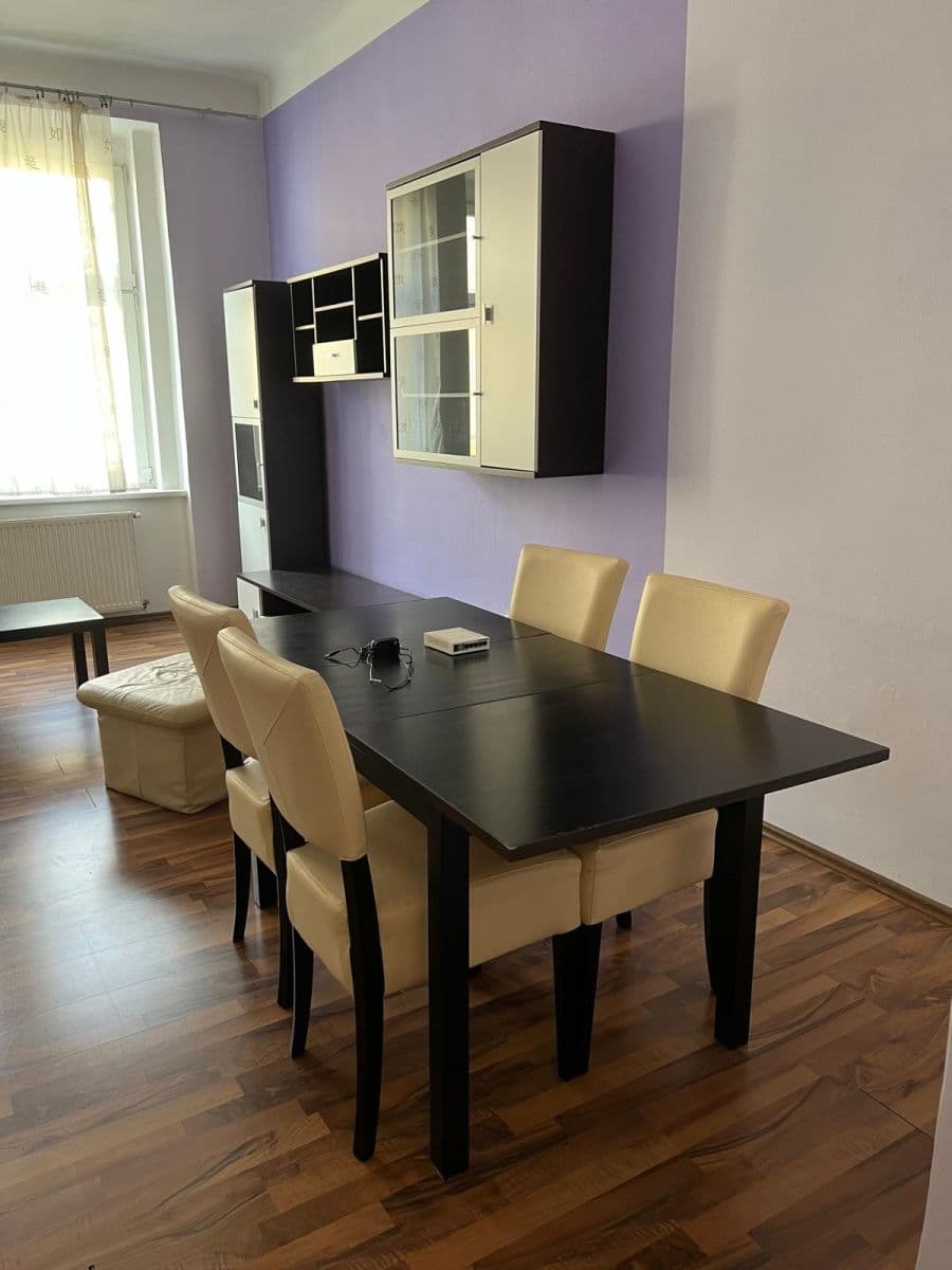 Pronájem bytu 3+1 96 m², Bořivojova, Praha, Praha Pronájem bytu 3+1 96 m², Bořivojova, Praha, Praha