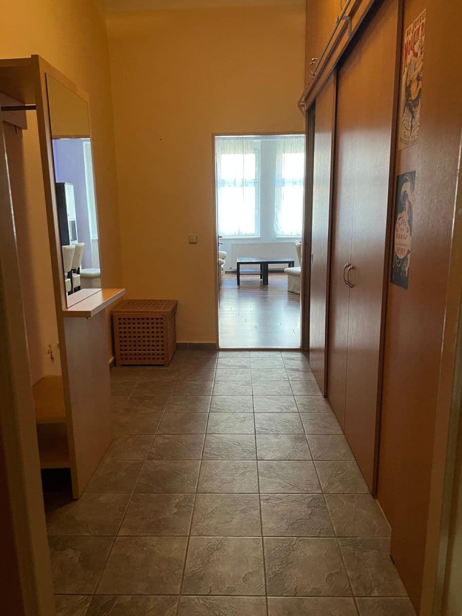 Pronájem bytu 3+1 96 m², Bořivojova, Praha, Praha Pronájem bytu 3+1 96 m², Bořivojova, Praha, Praha
