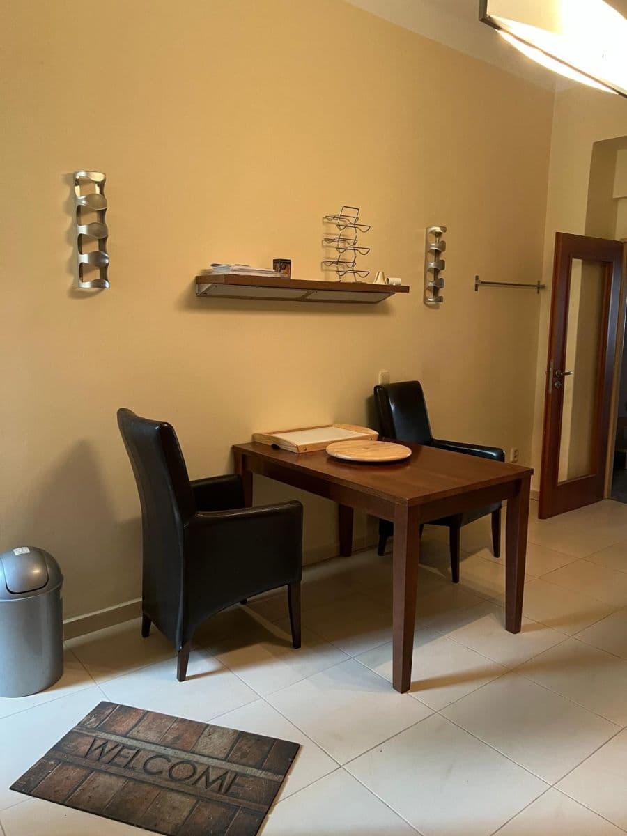 Pronájem bytu 3+1 96 m², Bořivojova, Praha, Praha Pronájem bytu 3+1 96 m², Bořivojova, Praha, Praha