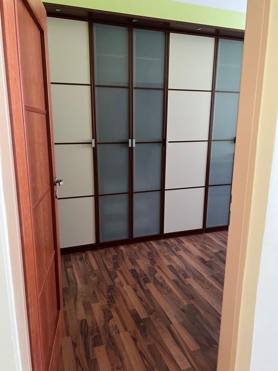Pronájem bytu 3+1 96 m², Bořivojova, Praha, Praha Pronájem bytu 3+1 96 m², Bořivojova, Praha, Praha