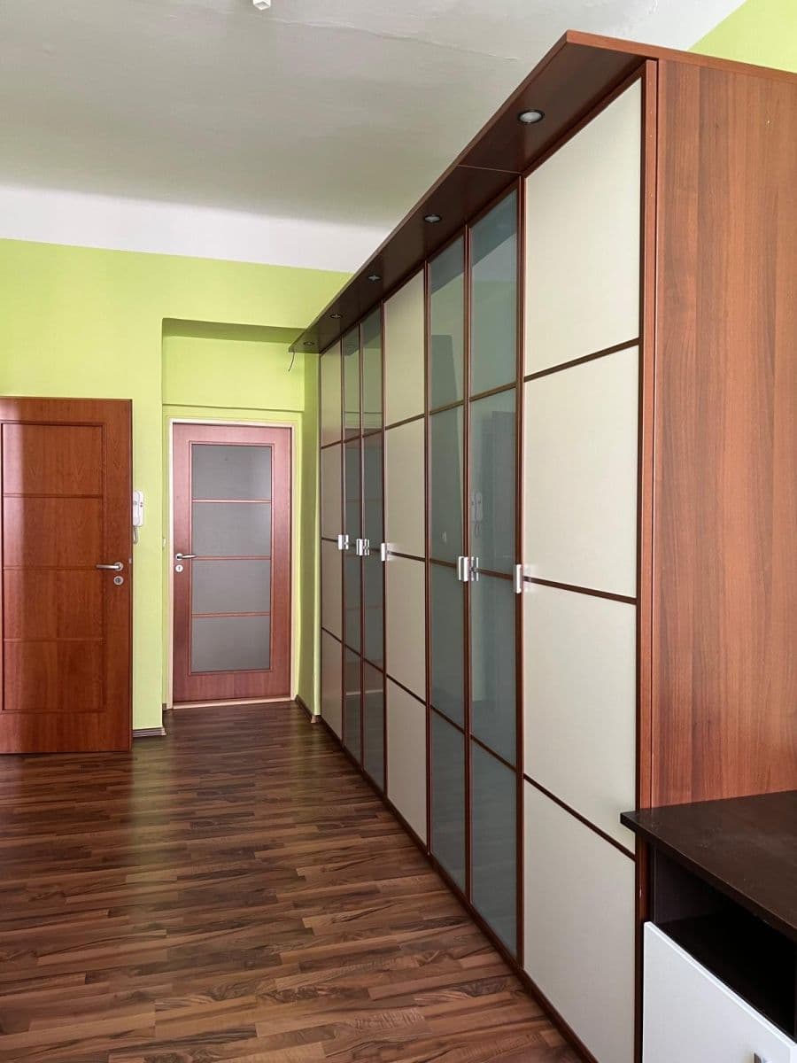 Pronájem bytu 3+1 96 m², Bořivojova, Praha, Praha Pronájem bytu 3+1 96 m², Bořivojova, Praha, Praha