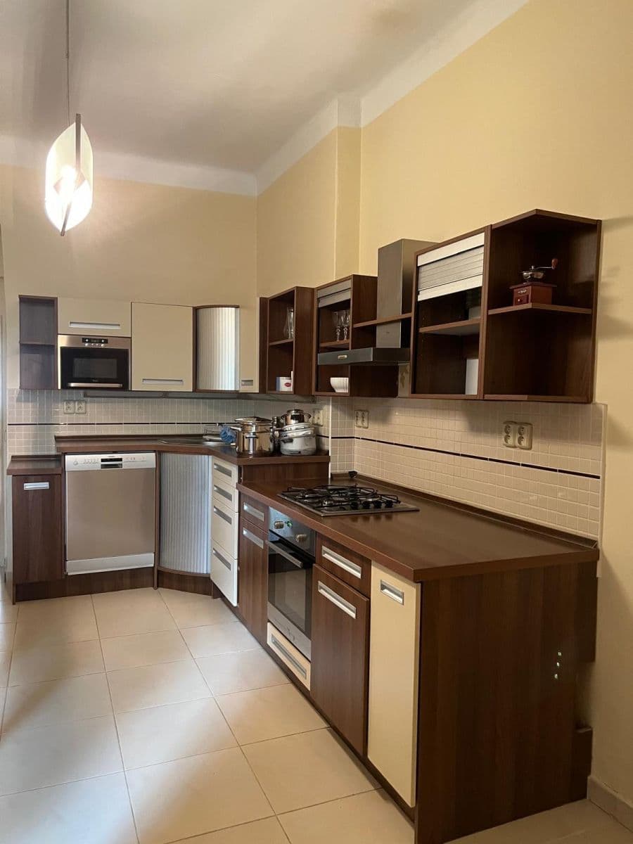 Pronájem bytu 3+1 96 m², Bořivojova, Praha, Praha Pronájem bytu 3+1 96 m², Bořivojova, Praha, Praha