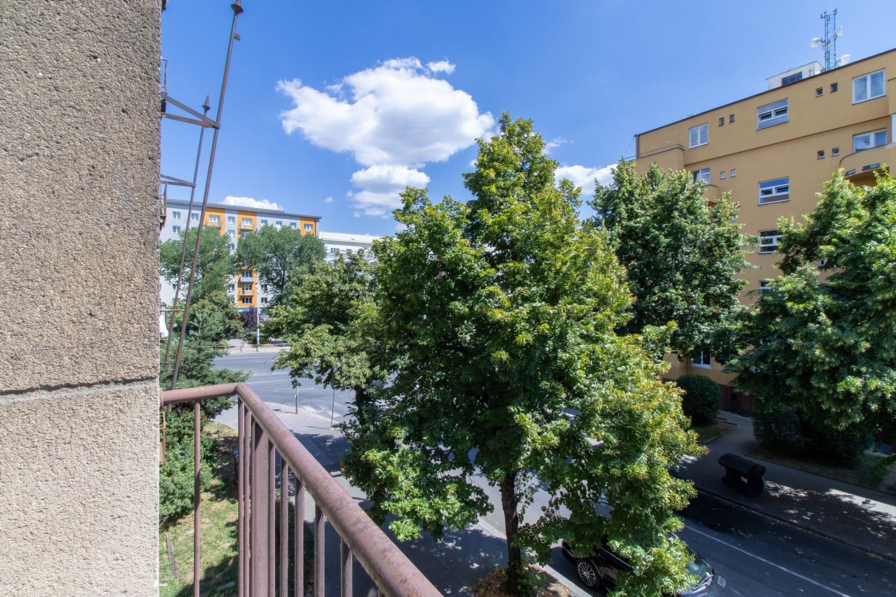 Pronájem bytu 1+1 55 m², 28. pluku, Praha, Praha Pronájem bytu 1+1 55 m², 28. pluku, Praha, Praha