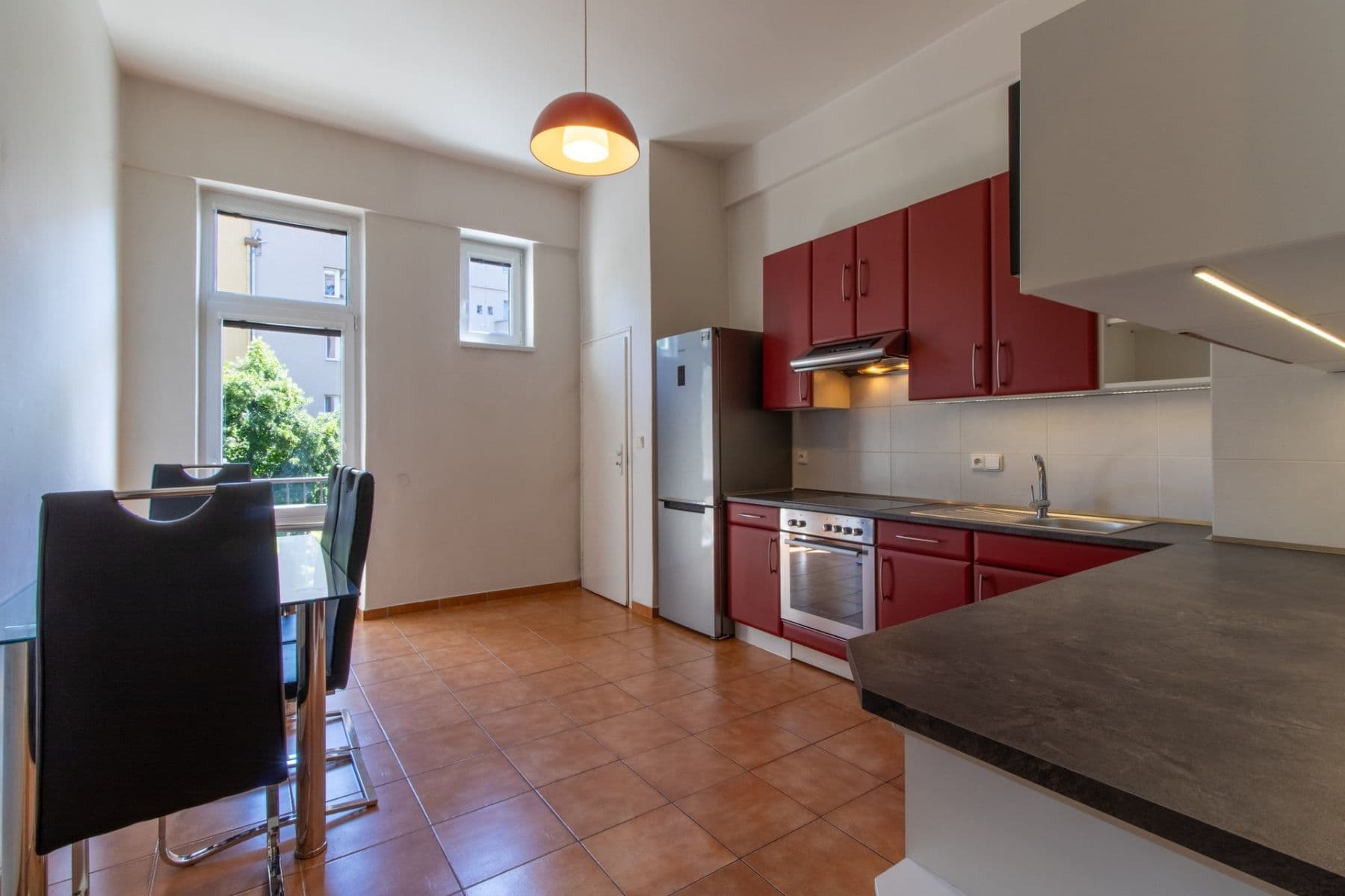 Pronájem bytu 1+1 55 m², 28. pluku, Praha, Praha Pronájem bytu 1+1 55 m², 28. pluku, Praha, Praha