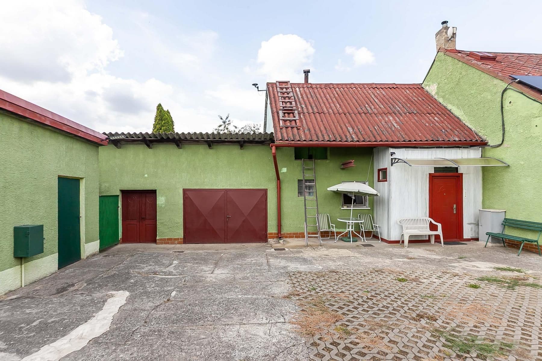 Prodej domu 175 m², pozemek 1.365 m², Smilovice, Středočeský kraj Prodej domu 175 m², pozemek 1.365 m², Smilovice, Středočeský kraj
