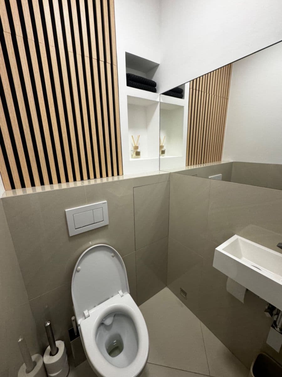 Prodej bytu 3+kk 67 m², Leopoldova, Praha, Praha Prodej bytu 3+kk 67 m², Leopoldova, Praha, Praha