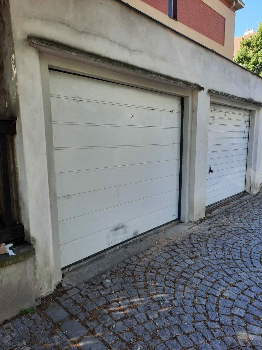 Pronájem garáže 18 m², Albánská, Praha, Praha Pronájem garáže 18 m², Albánská, Praha, Praha