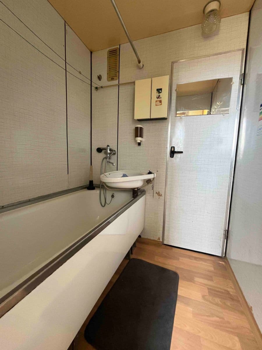 Prodej bytu 3+1 65 m², Kpt. Nálepky, Louny, Ústecký kraj Prodej bytu 3+1 65 m², Kpt. Nálepky, Louny, Ústecký kraj