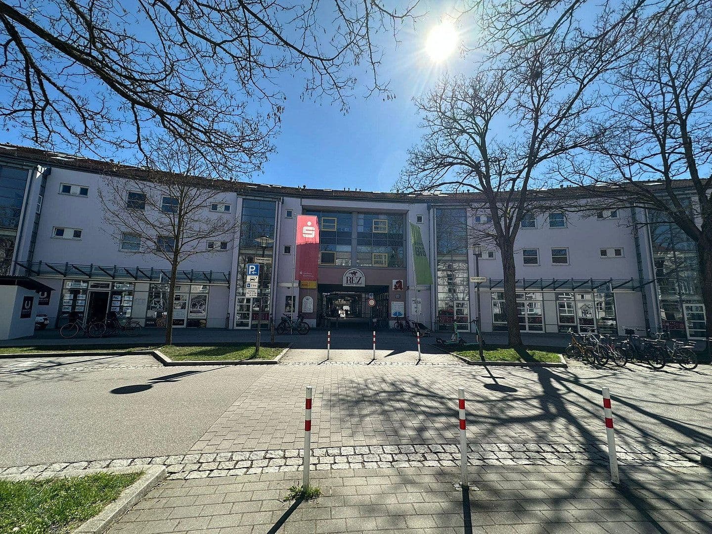 Pronájem bytu 1+1 32 m², Franz-von-Taxis-Ring-55, Regensburg, Bavorsko Pronájem bytu 1+1 32 m², Franz-von-Taxis-Ring-55, Regensburg, Bavorsko