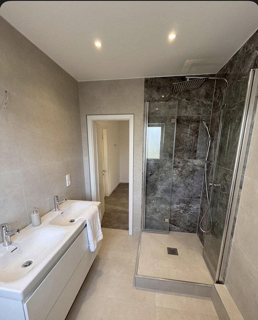 Pronájem bytu 4+1 156 m², Koblenz, Porýní-Falc Pronájem bytu 4+1 156 m², Koblenz, Porýní-Falc