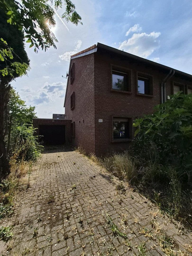 Prodej domu 130 m², pozemek 449 m², Welfenstraße 8a, Mönchengladbach, Severní Porýní-Vestfálsko Prodej domu 130 m², pozemek 449 m², Welfenstraße 8a, Mönchengladbach, Severní Porýní-Vestfálsko