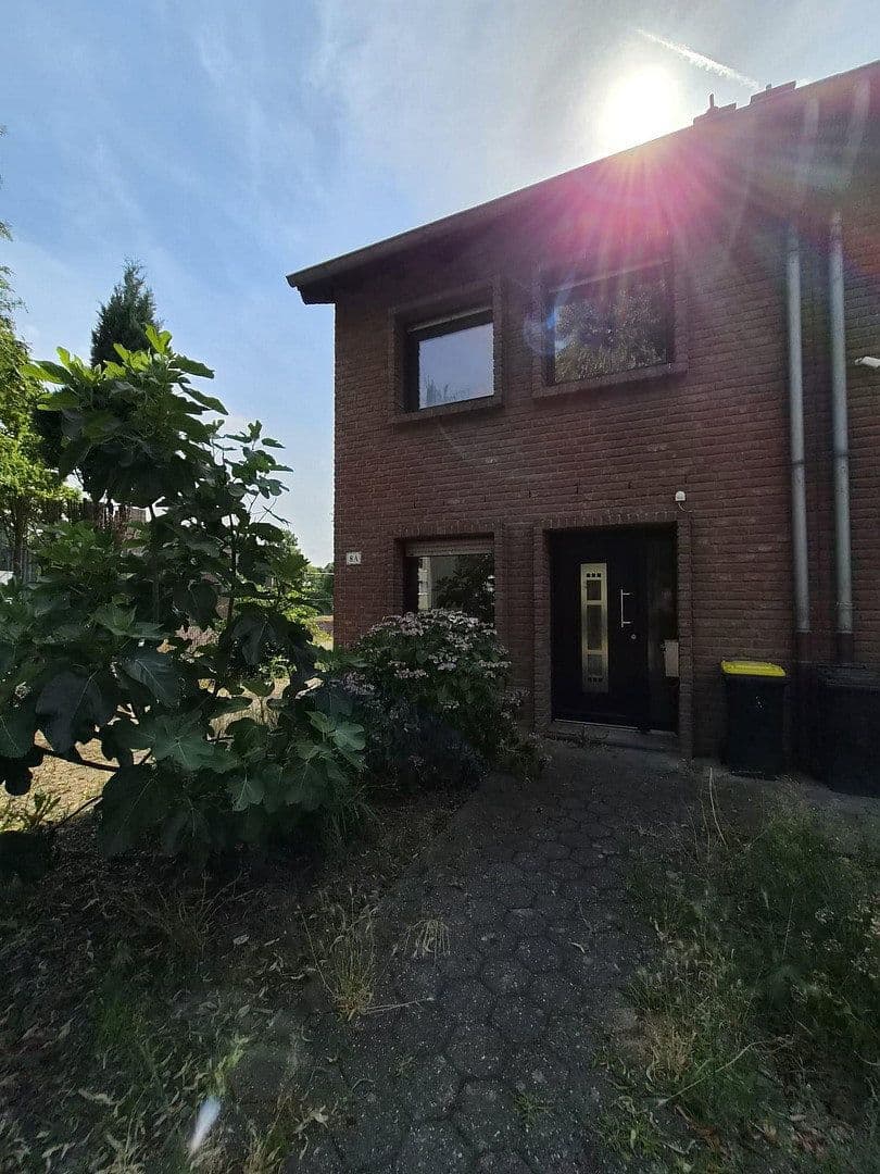 Prodej domu 130 m², pozemek 449 m², Welfenstraße 8a, Mönchengladbach, Severní Porýní-Vestfálsko Prodej domu 130 m², pozemek 449 m², Welfenstraße 8a, Mönchengladbach, Severní Porýní-Vestfálsko