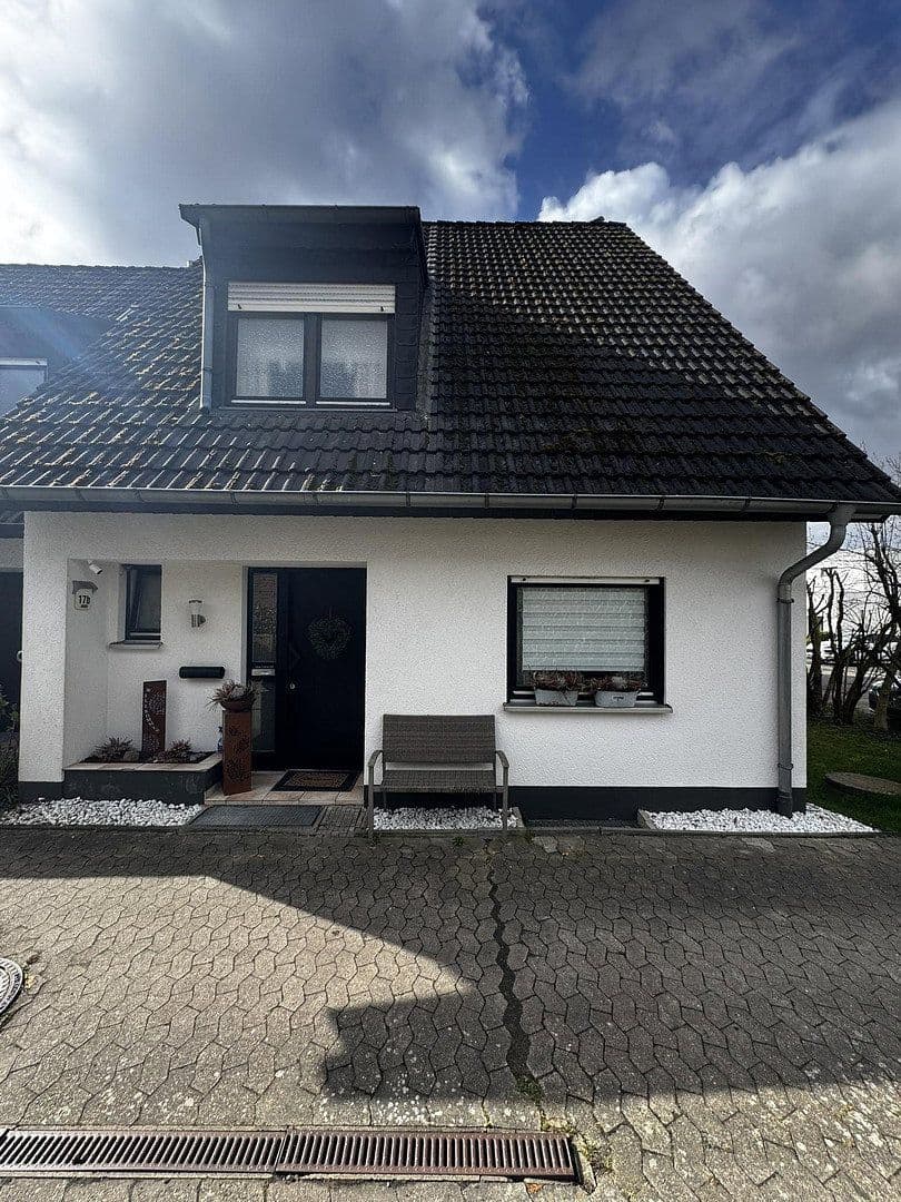 Pronájem domu 135 m², pozemek 298 m², Obere Strasse 17b, Detmold, Severní Porýní-Vestfálsko Pronájem domu 135 m², pozemek 298 m², Obere Strasse 17b, Detmold, Severní Porýní-Vestfálsko