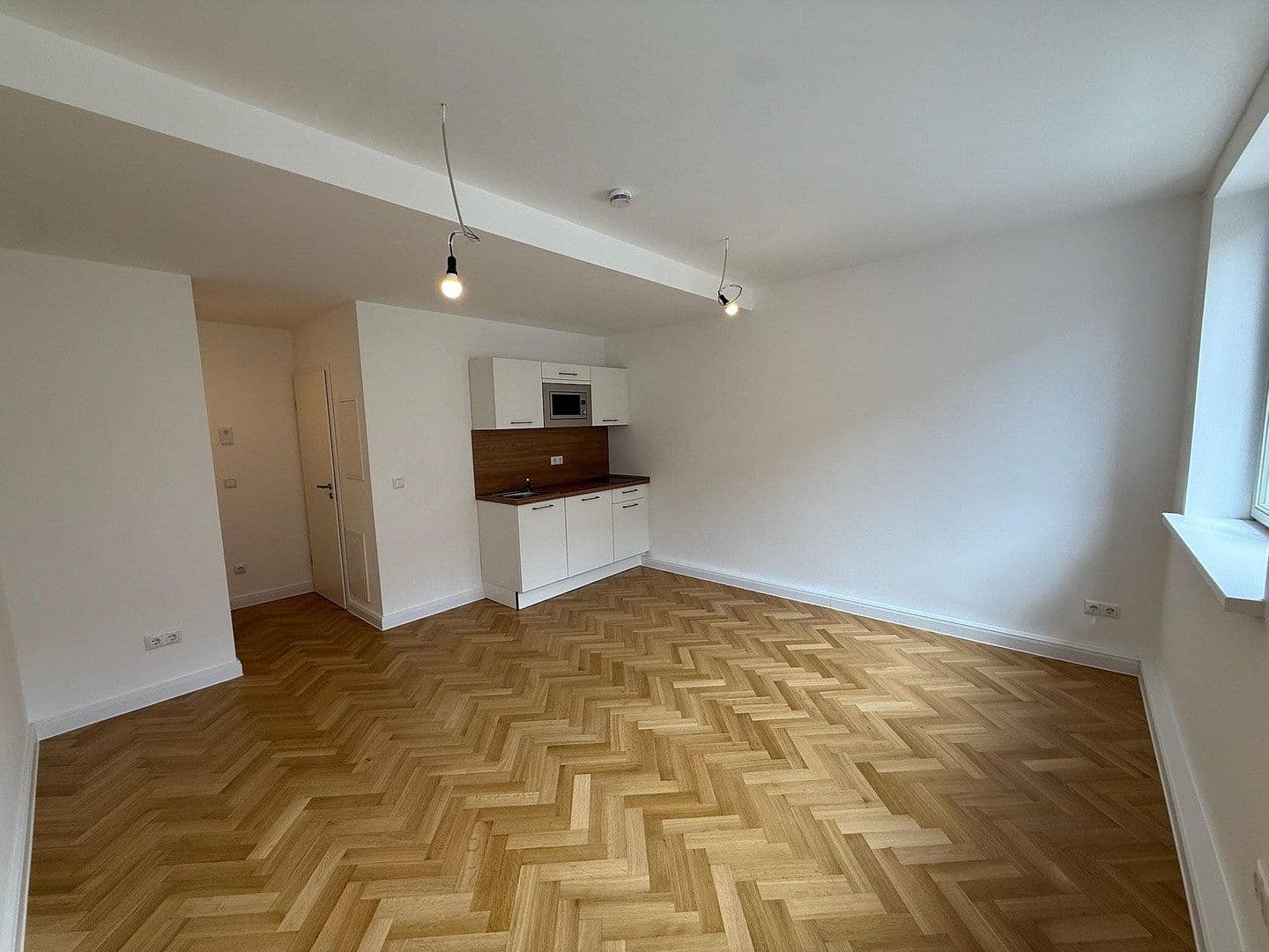Pronájem bytu 1+1 26 m², Friedrichstraße 32, Erlangen, Bavorsko Pronájem bytu 1+1 26 m², Friedrichstraße 32, Erlangen, Bavorsko