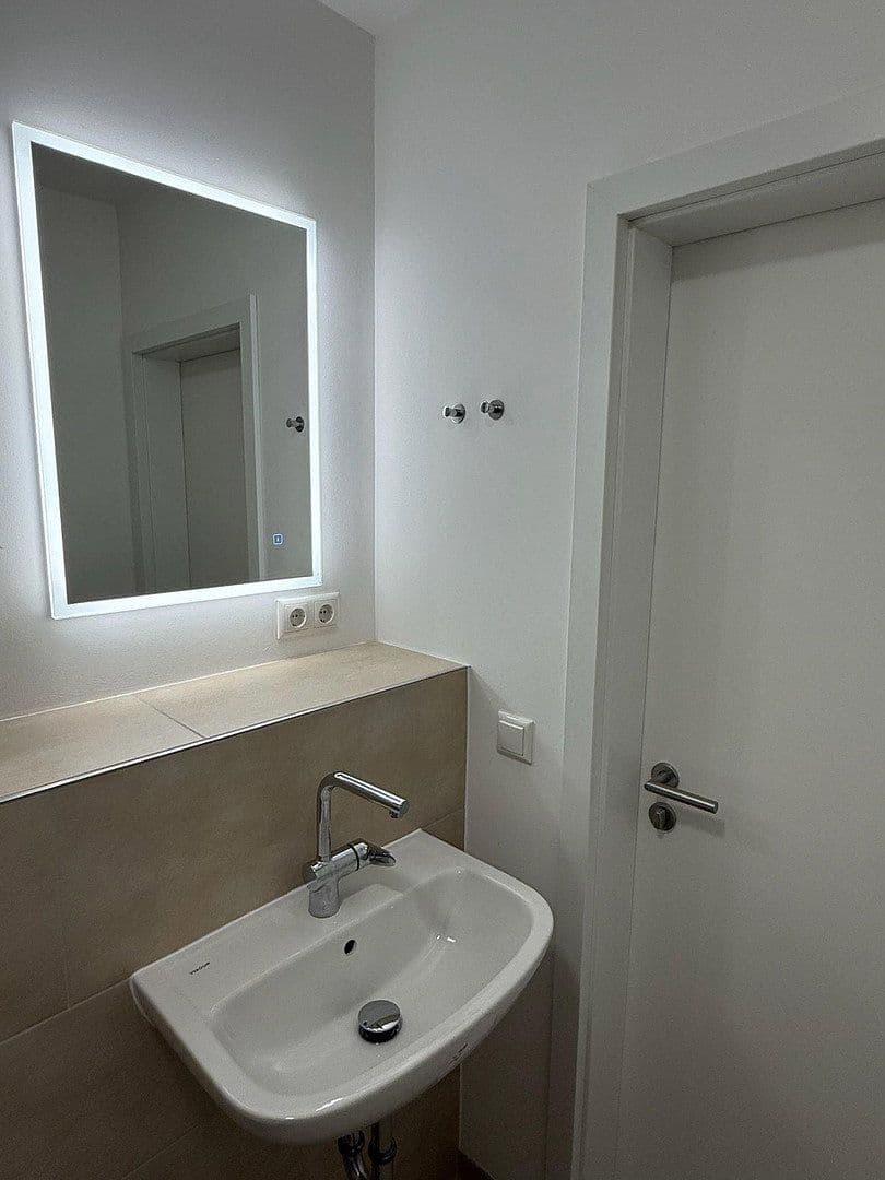 Pronájem bytu 1+1 26 m², Friedrichstraße 32, Erlangen, Bavorsko Pronájem bytu 1+1 26 m², Friedrichstraße 32, Erlangen, Bavorsko