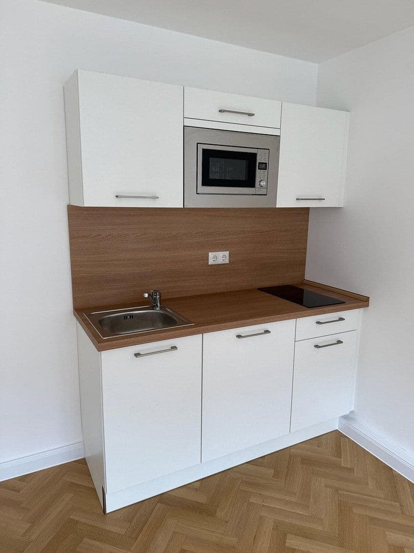 Pronájem bytu 1+1 26 m², Friedrichstraße 32, Erlangen, Bavorsko Pronájem bytu 1+1 26 m², Friedrichstraße 32, Erlangen, Bavorsko