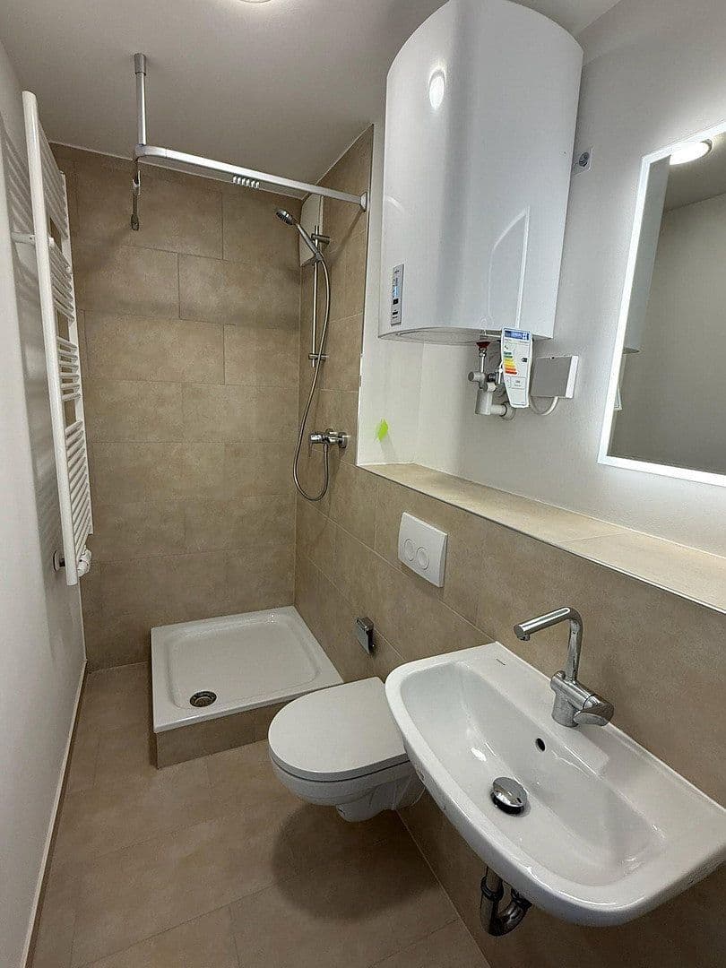 Pronájem bytu 1+1 26 m², Friedrichstraße 32, Erlangen, Bavorsko Pronájem bytu 1+1 26 m², Friedrichstraße 32, Erlangen, Bavorsko