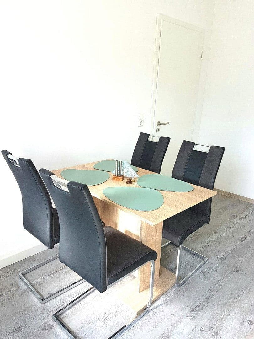 Pronájem bytu 3+1 50 m², Stauffenbergstraße 30, Aalen, Bádensko-Württembersko Pronájem bytu 3+1 50 m², Stauffenbergstraße 30, Aalen, Bádensko-Württembersko