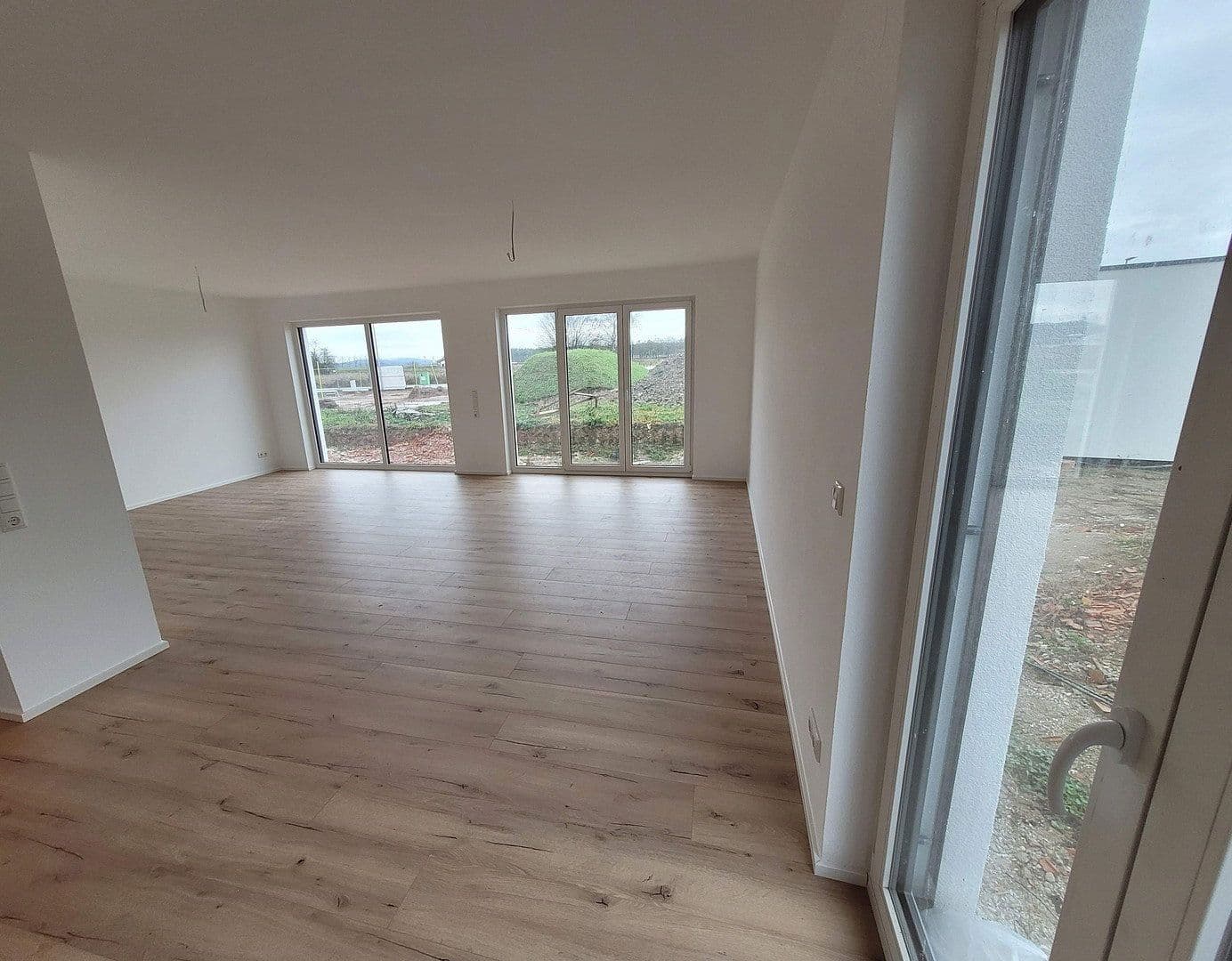Pronájem domu 180 m², pozemek 315 m², Pommersfelden, Bavorsko Pronájem domu 180 m², pozemek 315 m², Pommersfelden, Bavorsko