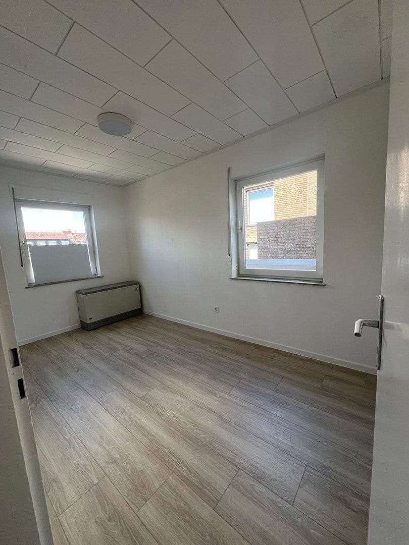 Prodej domu 180 m², pozemek 592 m², Hirschberger Str. 6, Wolfsburg, Dolní Sasko Prodej domu 180 m², pozemek 592 m², Hirschberger Str. 6, Wolfsburg, Dolní Sasko