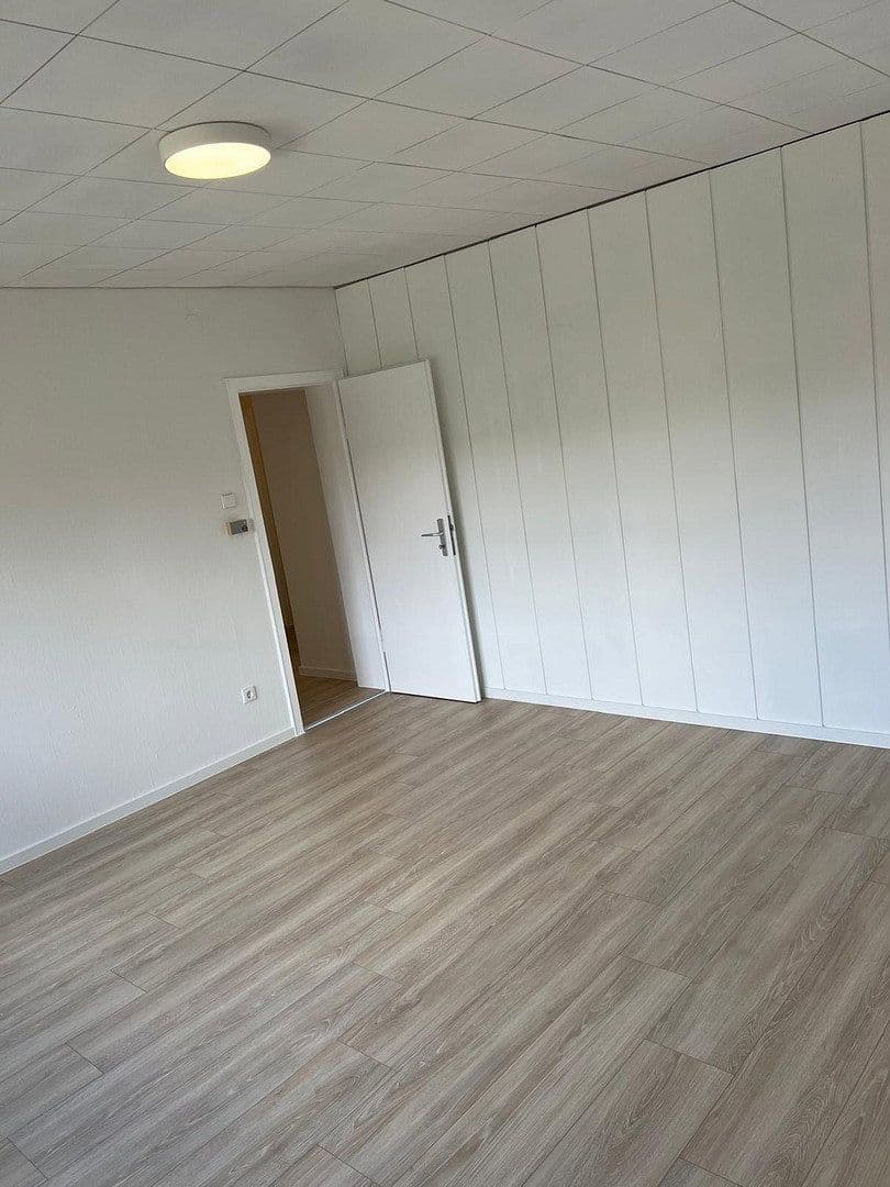 Prodej domu 180 m², pozemek 592 m², Hirschberger Str. 6, Wolfsburg, Dolní Sasko Prodej domu 180 m², pozemek 592 m², Hirschberger Str. 6, Wolfsburg, Dolní Sasko