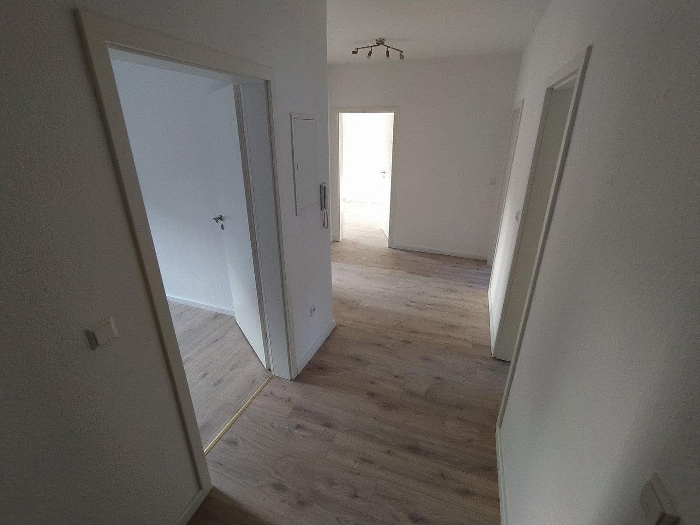 Pronájem bytu 3+1 86 m², Talstraße 7, Villingen-Schwenningen, Bádensko-Württembersko Pronájem bytu 3+1 86 m², Talstraße 7, Villingen-Schwenningen, Bádensko-Württembersko