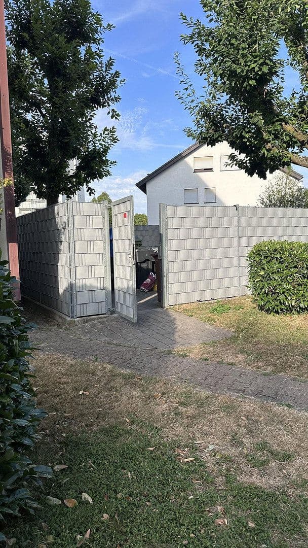 Pronájem bytu 2+1 53 m², Carl-Benz-Straße 10, Rastatt, Bádensko-Württembersko Pronájem bytu 2+1 53 m², Carl-Benz-Straße 10, Rastatt, Bádensko-Württembersko