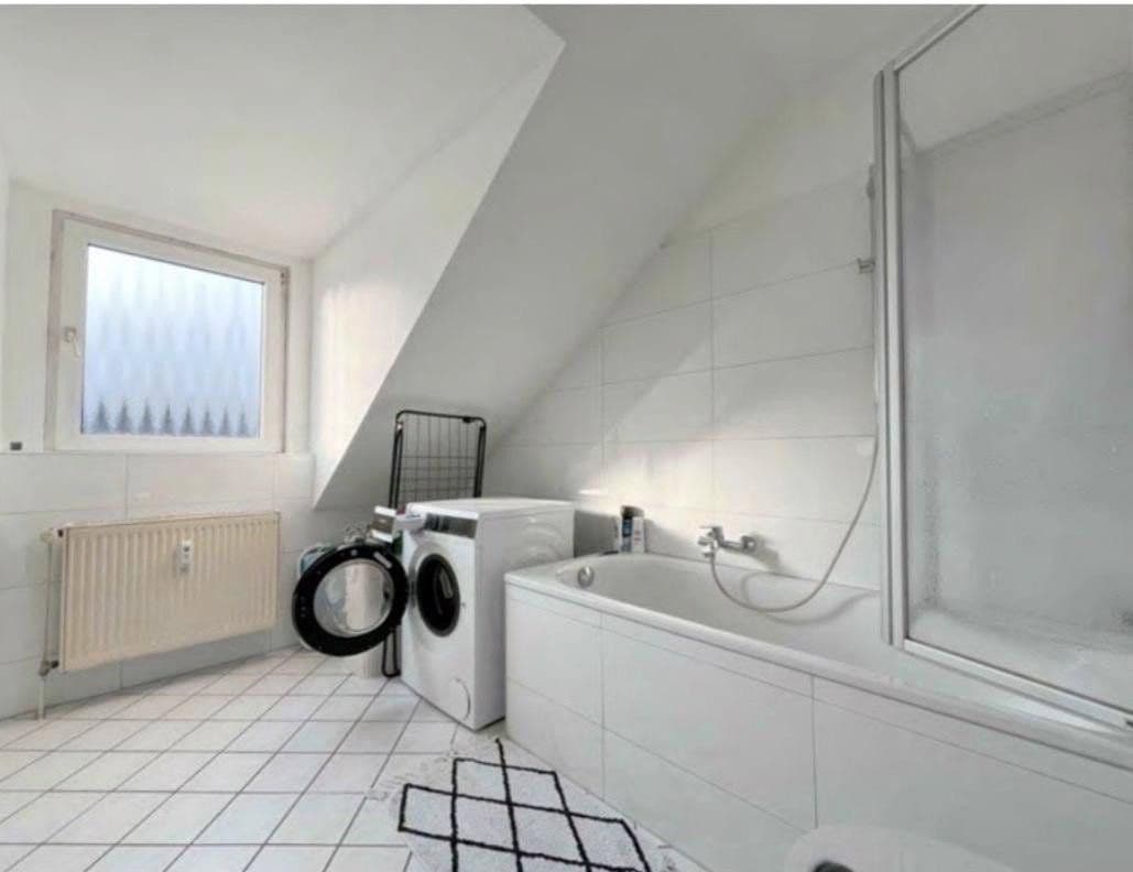 Pronájem bytu 2+1 56 m², Düsseldorf, Severní Porýní-Vestfálsko Pronájem bytu 2+1 56 m², Düsseldorf, Severní Porýní-Vestfálsko
