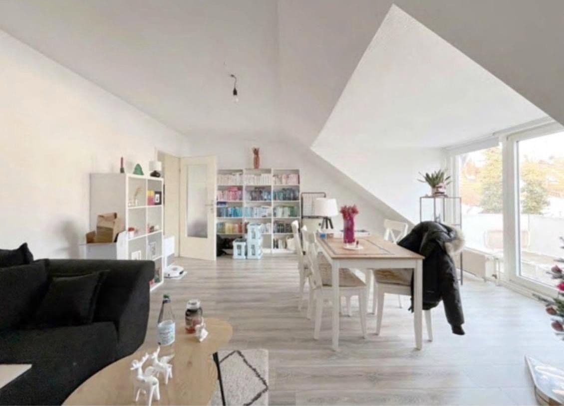 Pronájem bytu 2+1 56 m², Düsseldorf, Severní Porýní-Vestfálsko Pronájem bytu 2+1 56 m², Düsseldorf, Severní Porýní-Vestfálsko