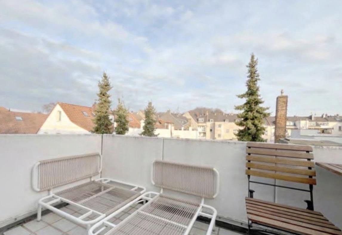 Pronájem bytu 2+1 56 m², Düsseldorf, Severní Porýní-Vestfálsko Pronájem bytu 2+1 56 m², Düsseldorf, Severní Porýní-Vestfálsko