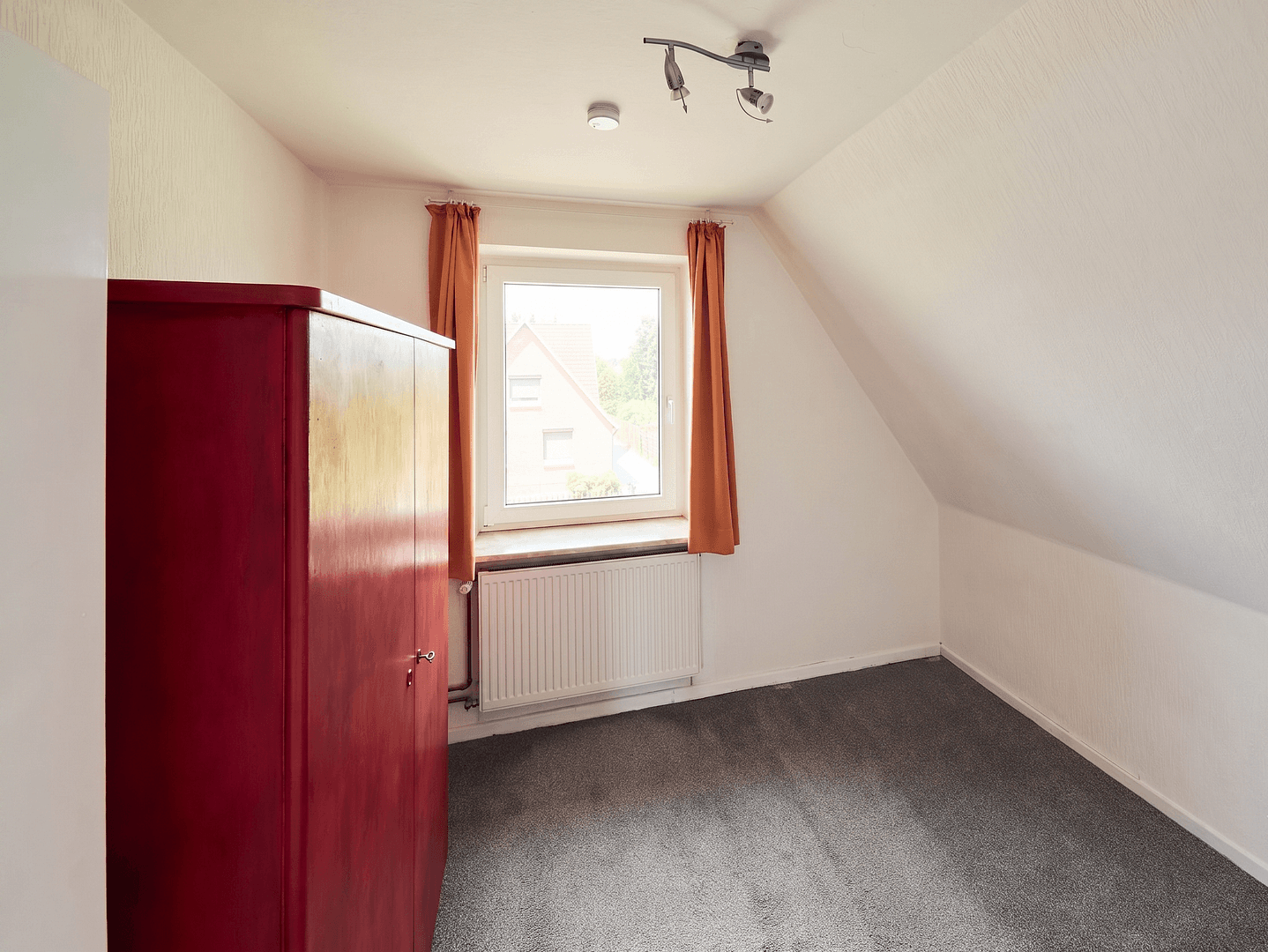 Prodej domu 174 m², pozemek 1.200 m², Celle, Dolní Sasko Prodej domu 174 m², pozemek 1.200 m², Celle, Dolní Sasko