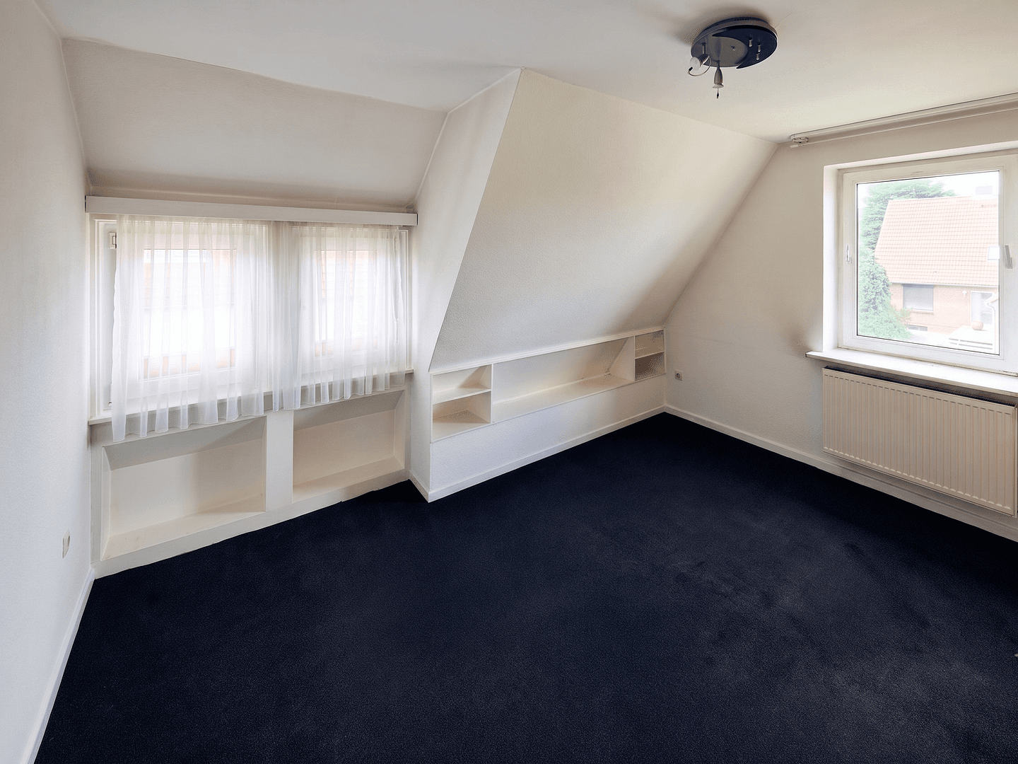 Prodej domu 174 m², pozemek 1.200 m², Celle, Dolní Sasko Prodej domu 174 m², pozemek 1.200 m², Celle, Dolní Sasko