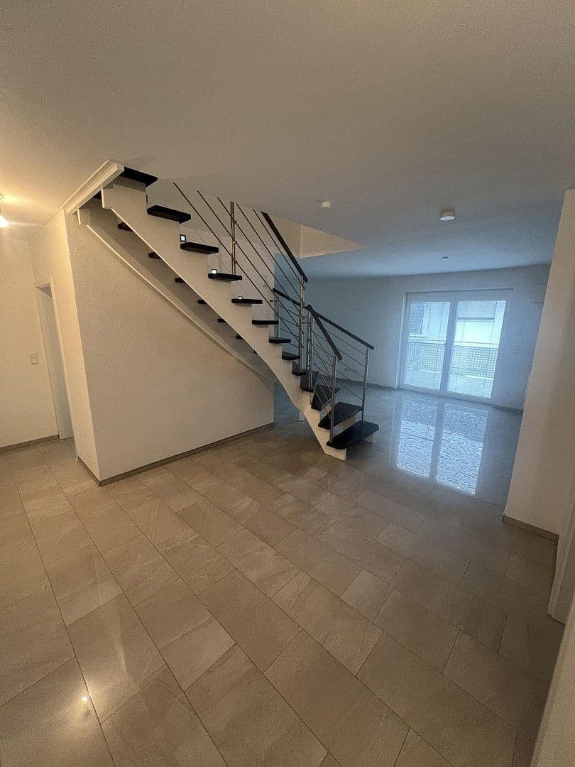 Pronájem bytu 5+1 150 m², Am Härtle 18, Neuburg an der Donau, Bavorsko Pronájem bytu 5+1 150 m², Am Härtle 18, Neuburg an der Donau, Bavorsko