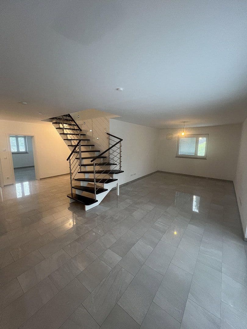 Pronájem bytu 5+1 150 m², Am Härtle 18, Neuburg an der Donau, Bavorsko Pronájem bytu 5+1 150 m², Am Härtle 18, Neuburg an der Donau, Bavorsko