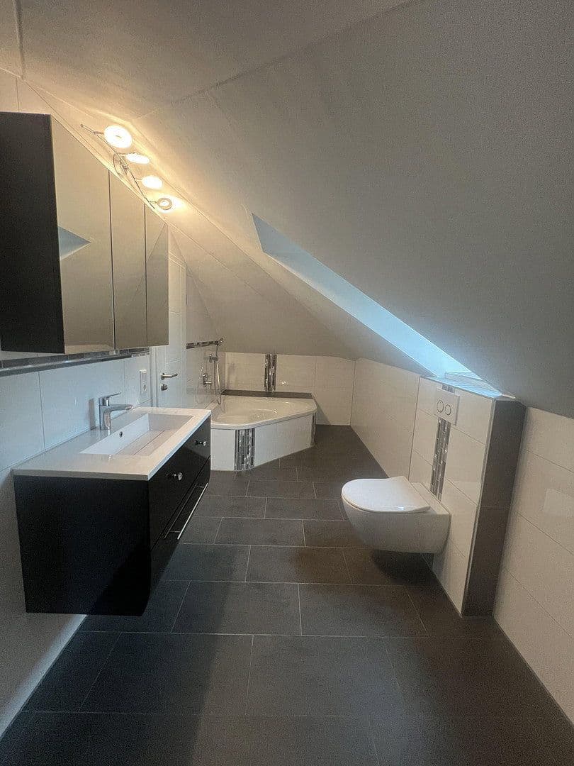 Pronájem bytu 5+1 150 m², Am Härtle 18, Neuburg an der Donau, Bavorsko Pronájem bytu 5+1 150 m², Am Härtle 18, Neuburg an der Donau, Bavorsko